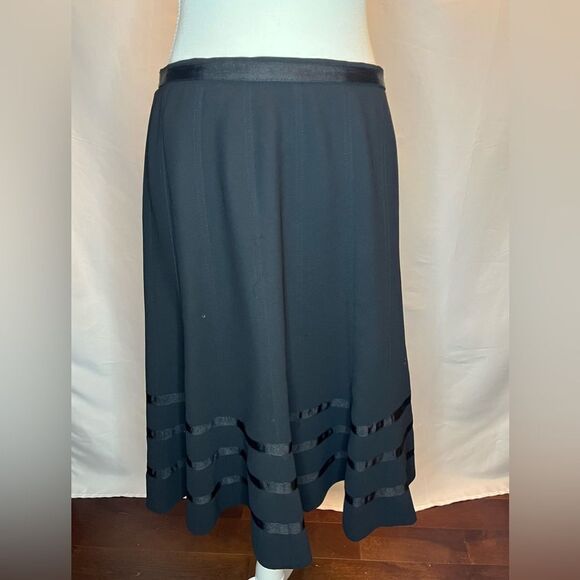 ⭐️ Black Laura skirt size 6 - Picture 10 of 11